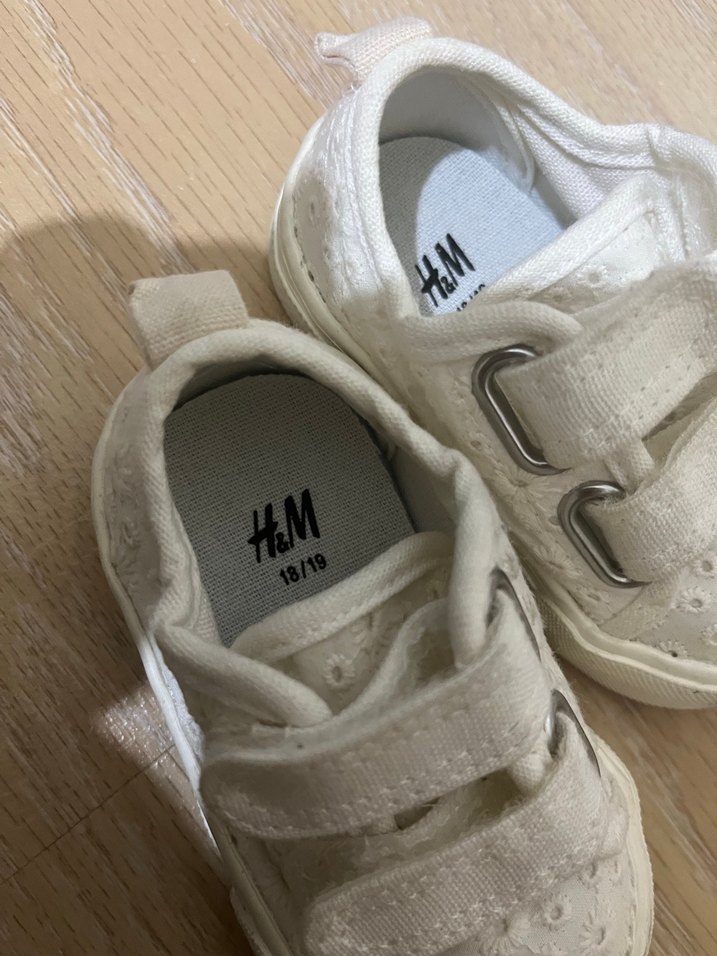 Kız Çocuk Beyaz Nakışlı Cırt Cırtlı Spor Ayakkabı - Görsel 3