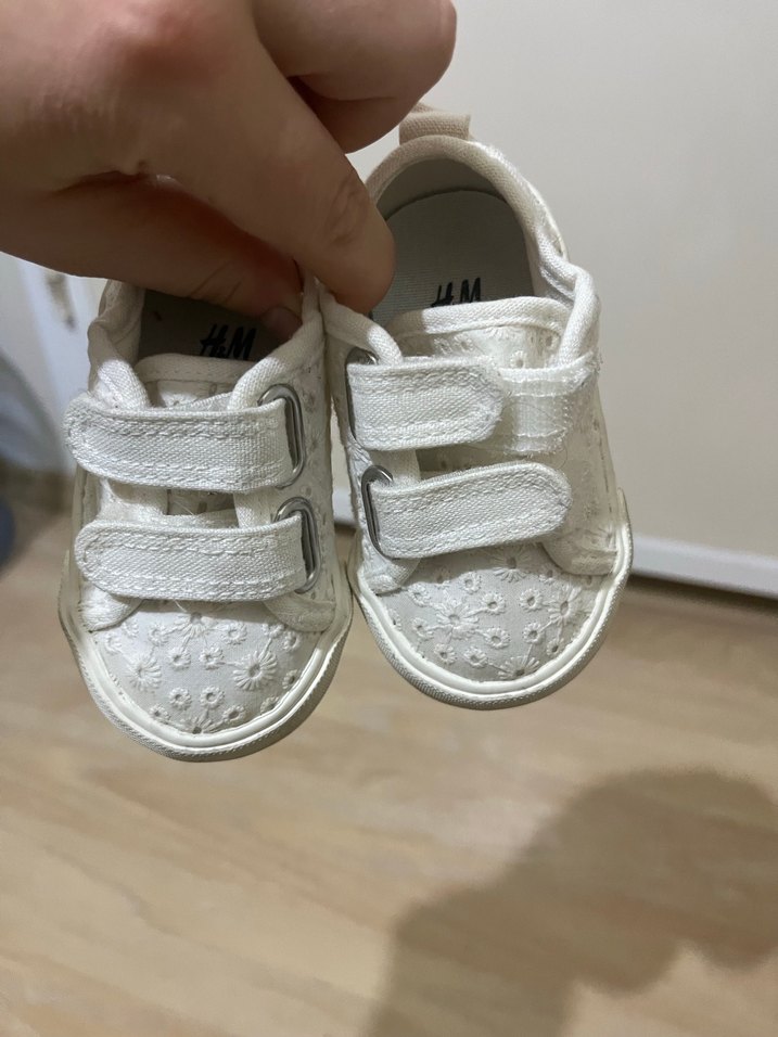 Kız Çocuk Beyaz Nakışlı Cırt Cırtlı Spor Ayakkabı - Görsel 2