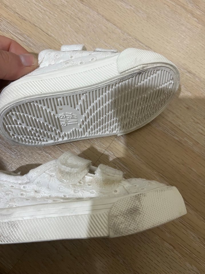 Kız Çocuk Beyaz Nakışlı Cırt Cırtlı Spor Ayakkabı - Görsel 4