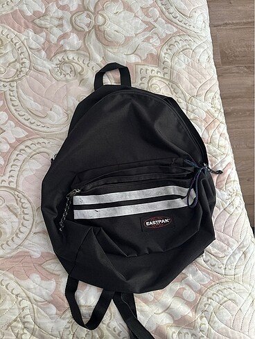 EASTPAK OKUL ÇANTASI