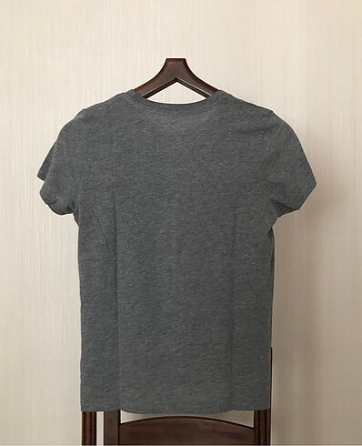 m Beden Hollister tshirt