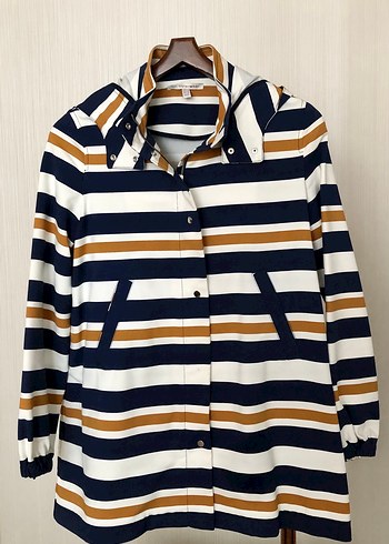 Kapüşonlu Çizgili Kadın Yağmurluk - Görsel 3