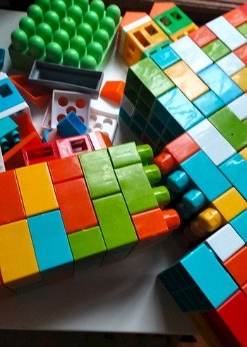 Renkli Çok Parçalı Lego Seti