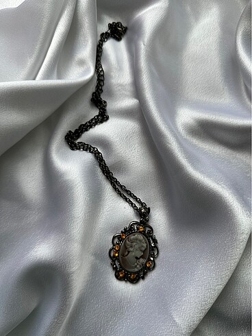  Beden Vintage kolye