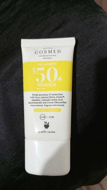 Cosmed mineral güneş kremi 