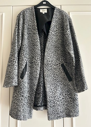 Leopar Desenli Gri Kaban