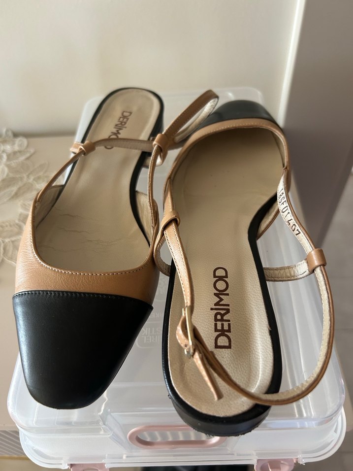 Bej Siyah Derimod Topuklu Kadın Ayakkabı - Görsel 2