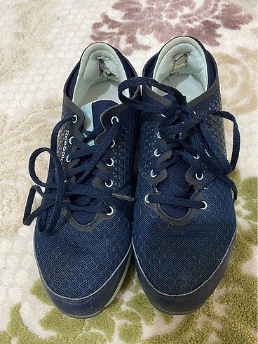 36,5 Beden Reebok easytone 2.0 orijinal