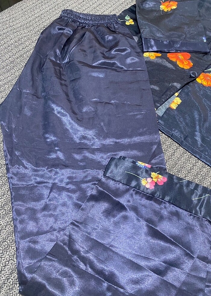 İpeksi Pamuklu Saten Pijama Takımı - Görsel 3