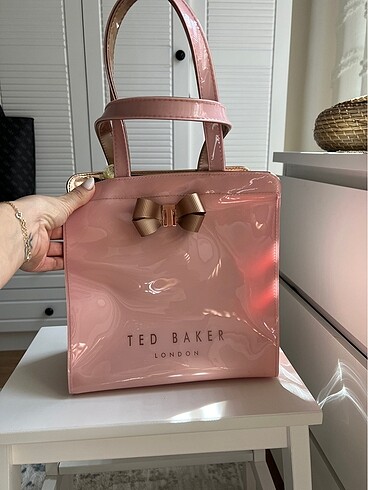 Ted Baker çanta
