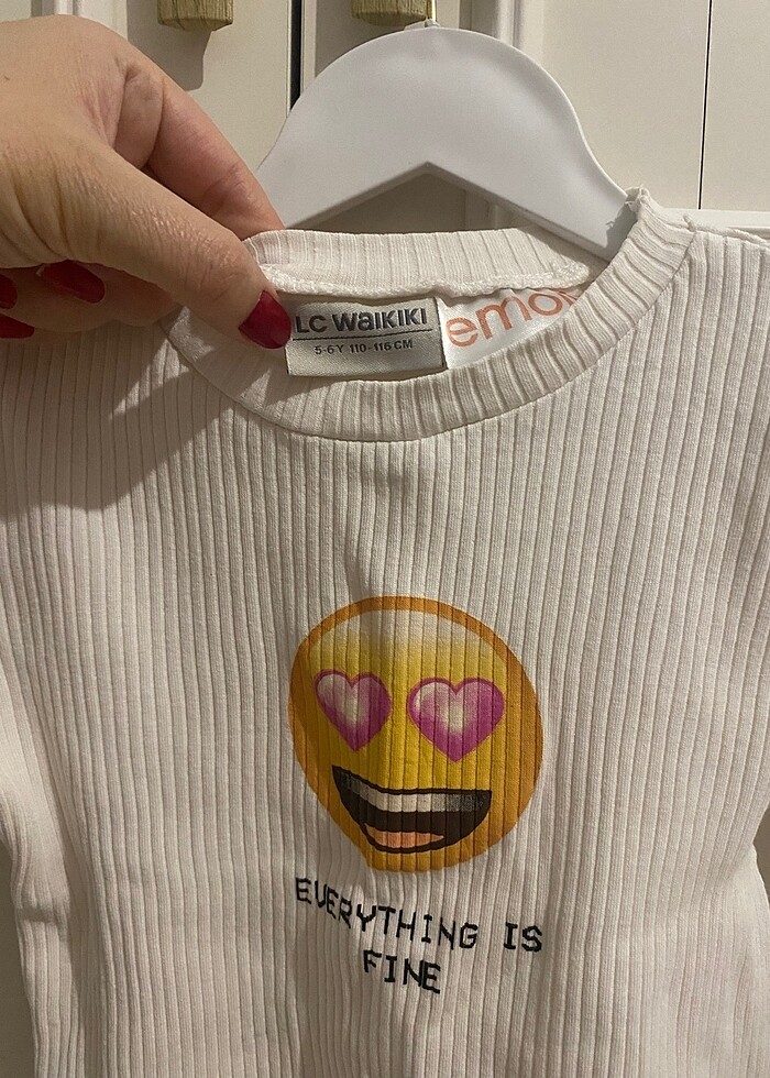 Kız çocuk emojili tişört - Görsel 2