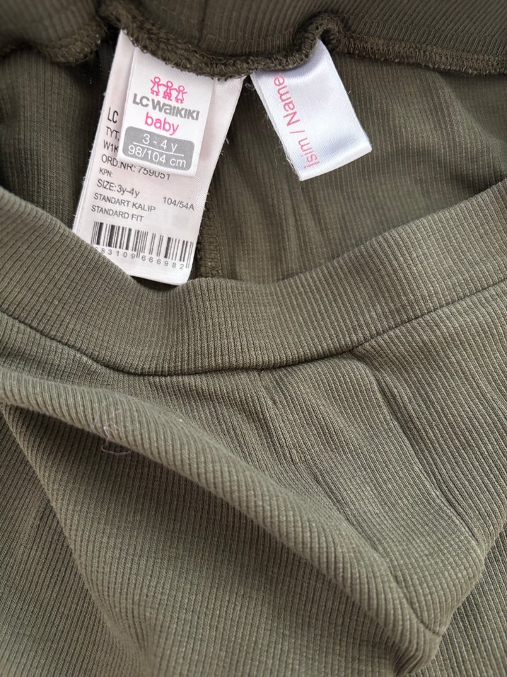 Bir tayt ve bir pantolon - Görsel 3