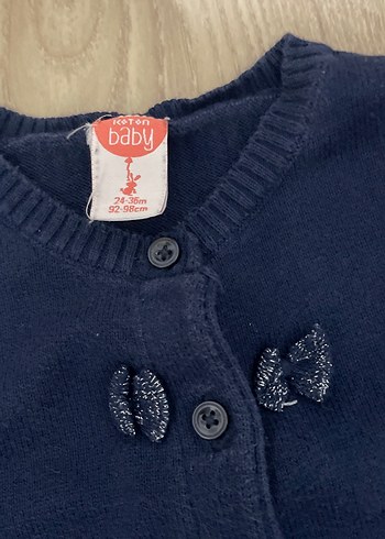 Düğmeli Nakışlı Kız Hırka - Görsel 3