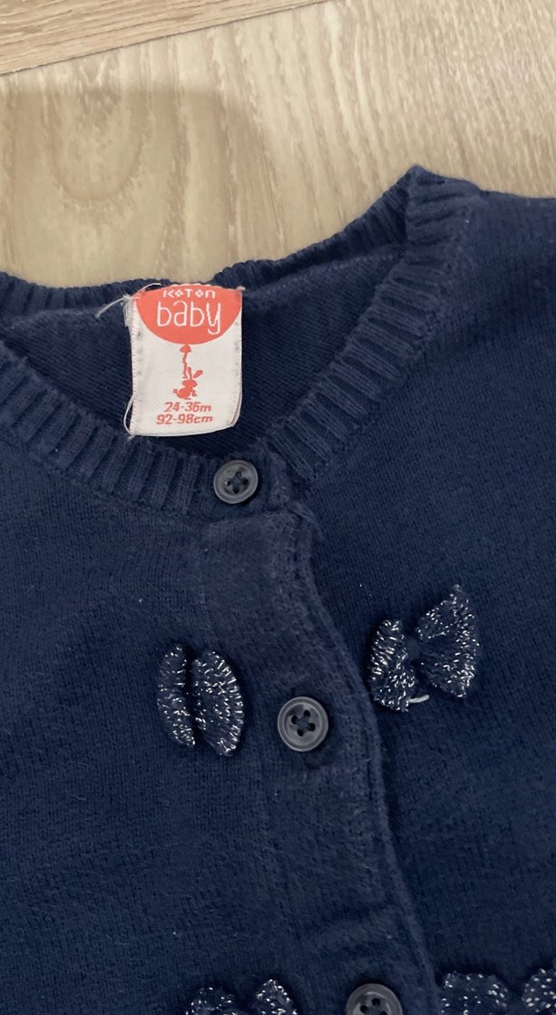 Düğmeli Nakışlı Kız Hırka - Görsel 3