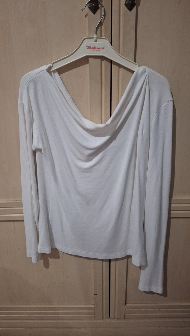 Trendyolmilla Beyaz Madonna Yaka Uzun Kollu Dökümlü Kadın Bluz - Görsel 2