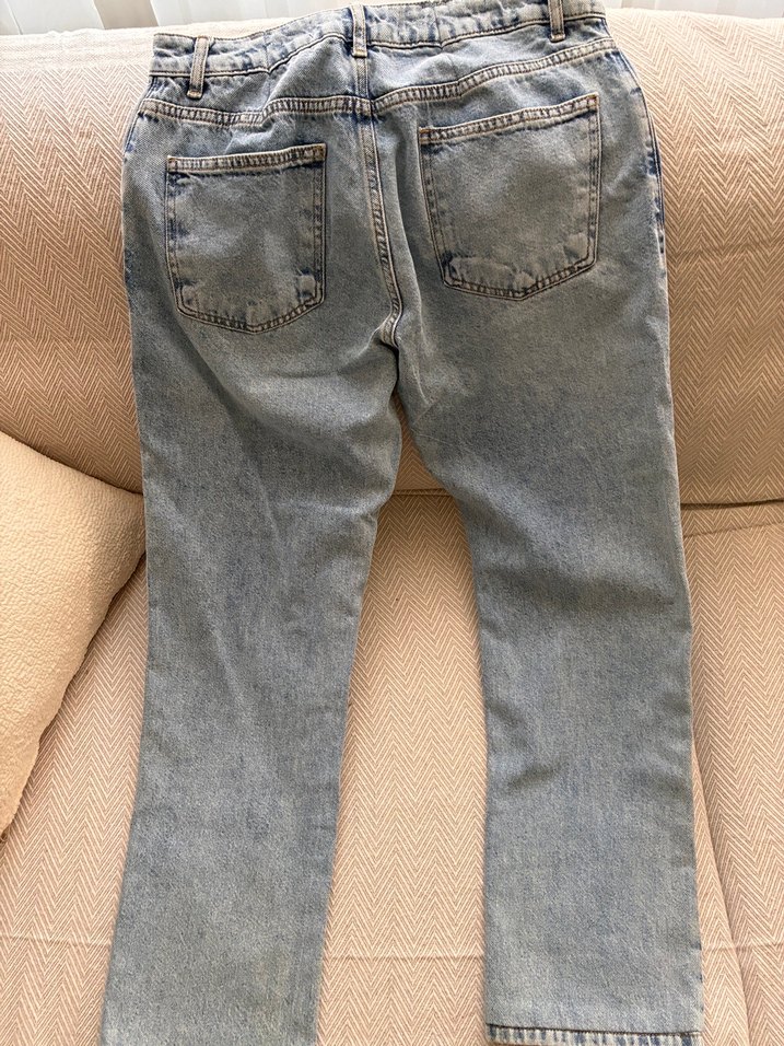 Açık Mavi Yıkamalı Rahat Kesim Jean — görsel 3/5