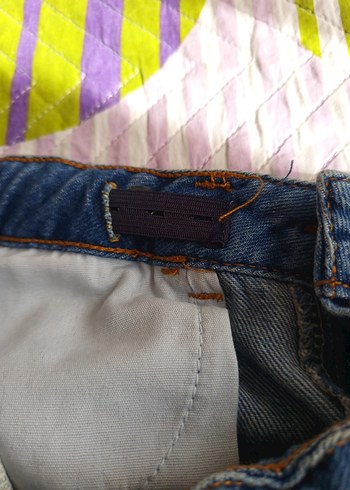 Kadın Renkli Yırtık Denim Mini Şort - Görsel 4