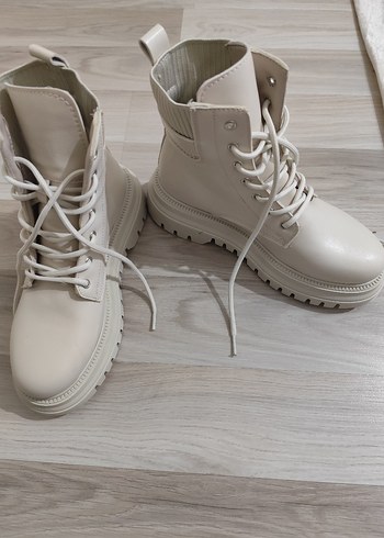 LCW Bağcıklı Kadın Bot - Görsel 3