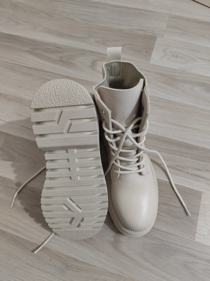 LCW Bağcıklı Kadın Bot - Görsel 5