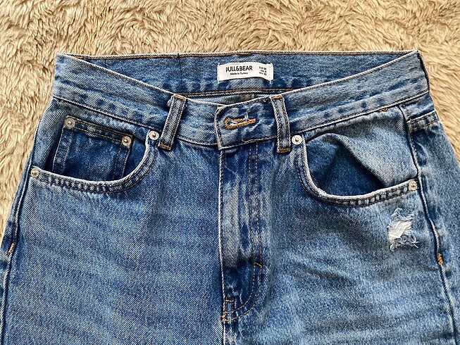 Pull and Bear Pull and bear yırtık Mom Jean