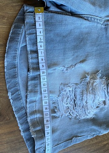 Düğmeli Mavi Mini Kot Şort - Görsel 5