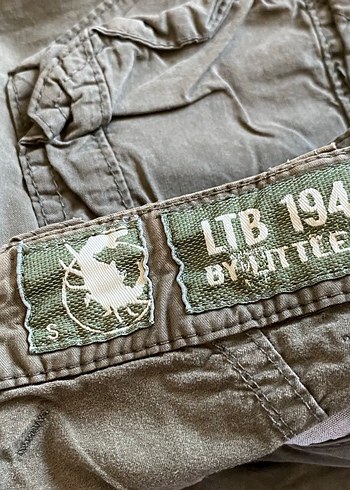 Bej Keten Düğmeli Erkek Şort - Görsel 3