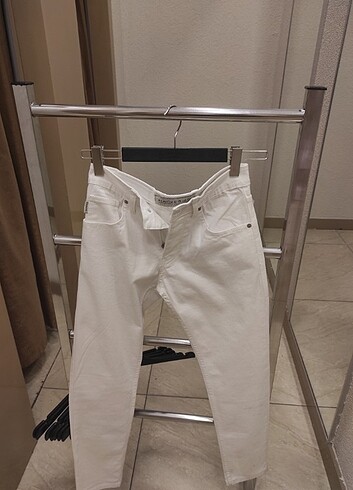 Beyaz kot pantolon 