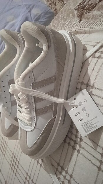 39 Beden beyaz Renk Adidas spor ayakkabı 