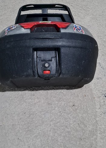 Kırmızı Siyah Taşıma Kutusu - Görsel 4