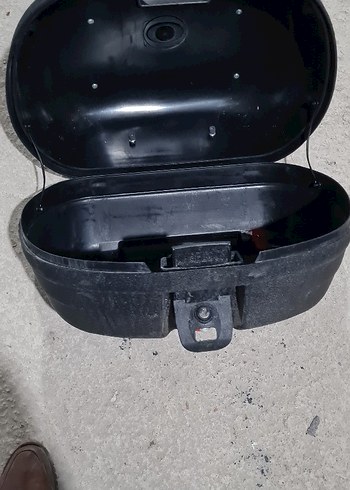 Kırmızı Siyah Taşıma Kutusu - Görsel 5