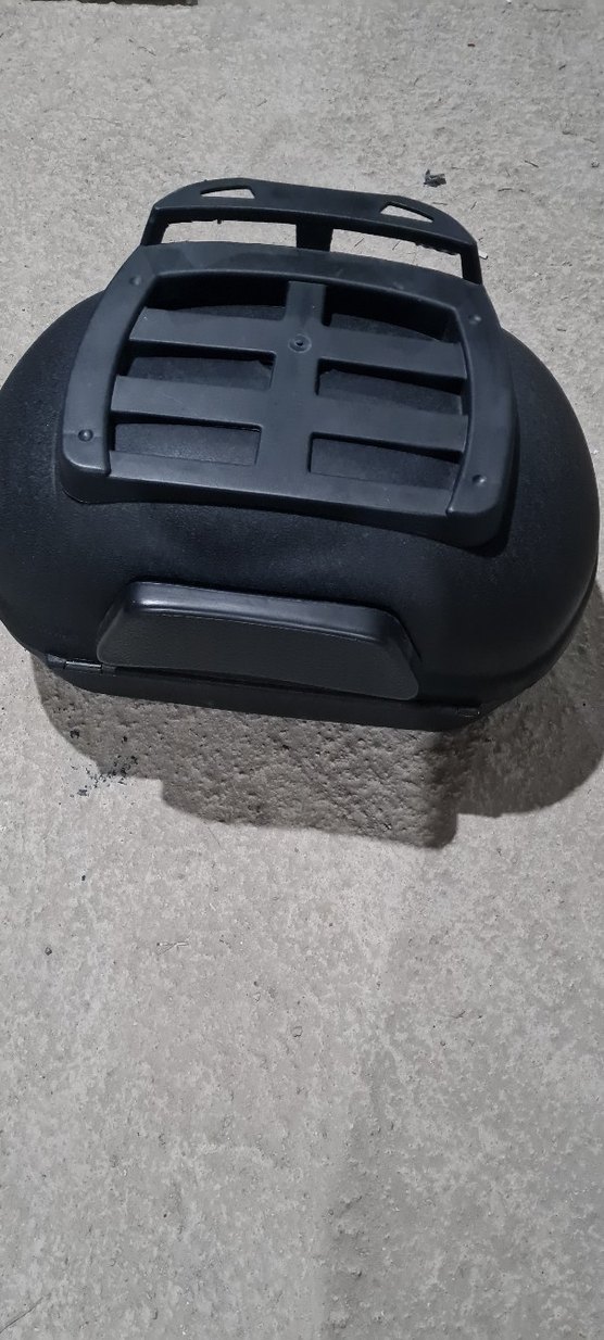 Kırmızı Siyah Taşıma Kutusu - Görsel 3