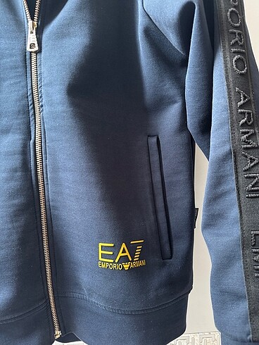 m Beden Emporio Armani Hırka