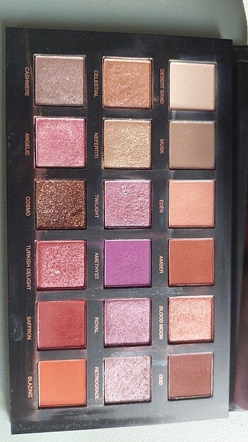 Beden HUDA BEAUTY DESERT DUSK FAR PALETİ