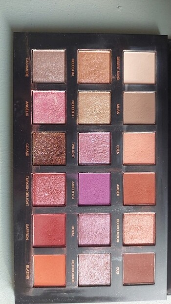 Beden Renk HUDA BEAUTY DESERT DUSK FAR PALETİ