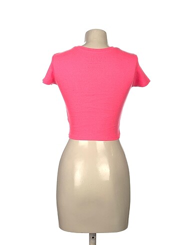 s Beden Pull and Bear T-shirt %70 İndirimli.