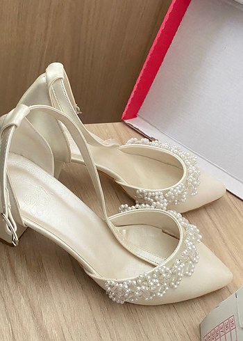 Trendyol & Milla Nikah Ayakkabisi İnci Detayli Ekru Topuklu Ayakkabi