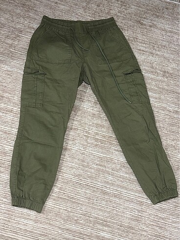 l Beden yeşil Renk Defacto L-XL arası rahat eşofman pantolon tarzı kargo cep model