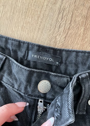 Kadın Gri Mini Kot Şort Bol Kesim - Görsel 2