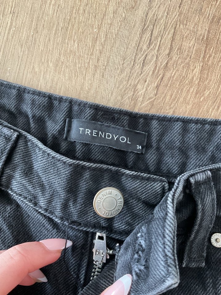 Kadın Gri Mini Kot Şort Bol Kesim - Görsel 2