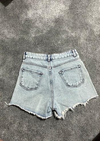 Diğer Gri Yırtık Detaylı Kadın Mini Denim Şort