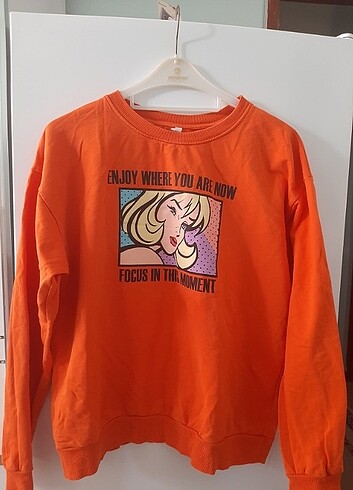 turuncu sweatshirt