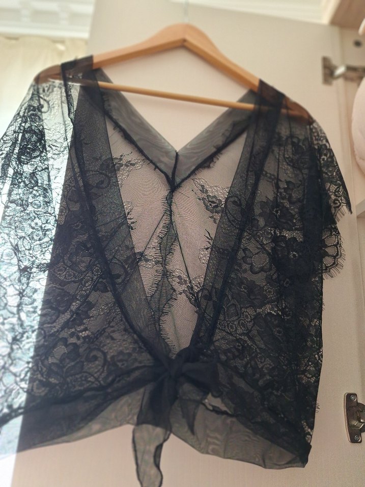Dantel Detaylı Siyah Bluz üst giyim - Görsel 4