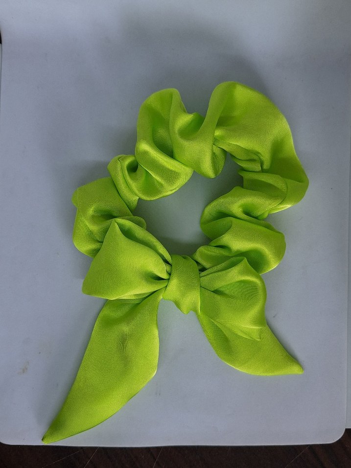 Scrunchie Saten saç acıtmayan toka - Görsel 2
