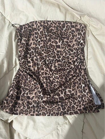 Pull and Bear leopar crop