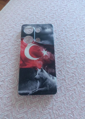 Parlak Gri Kurt ve Bayrak Desenli Telefon Kılıfı