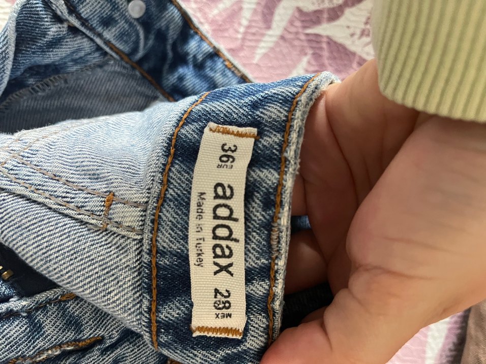 Yırtık Detaylı Rahat Kesim Kadın Kot Pantolon - Görsel 3