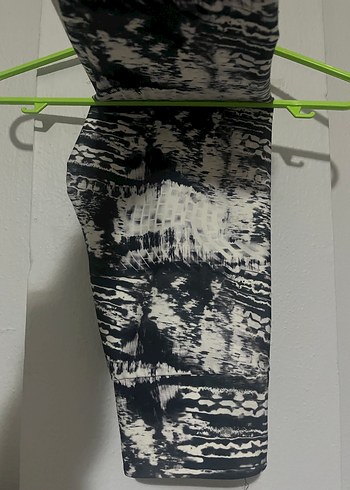 Kadın Gri Batik Desenli Pilili Tayt - Görsel 2