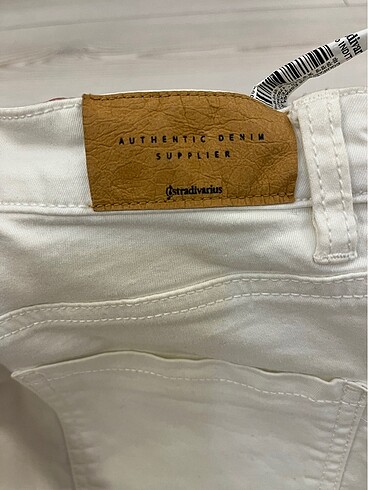 Stradivarius Stradivarius beyaz dar paça pantolon