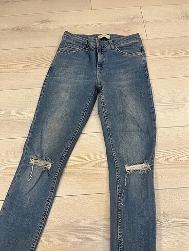 LC Waikiki Lcw yırtık kot pantolon