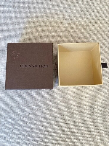 Louis Vuitton LOUİS VUTTİON KUTU